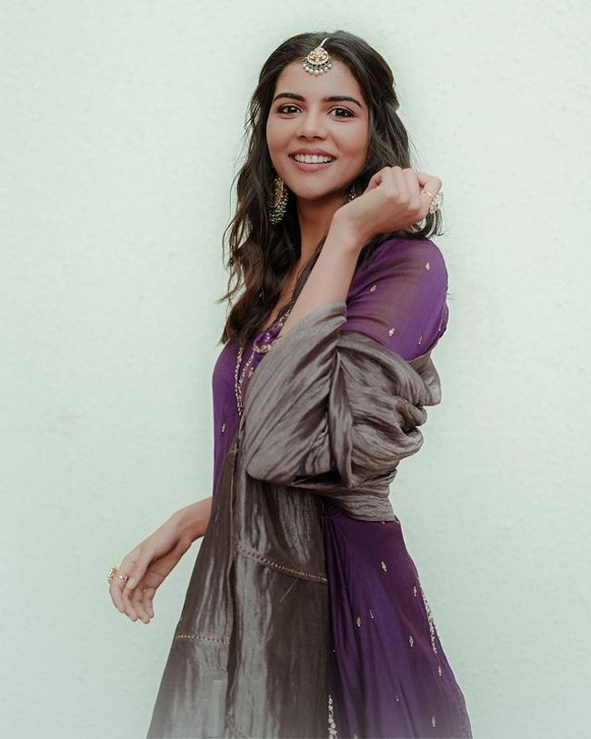 Lovely Vintage Looks Of Kalyani Priyadarshan